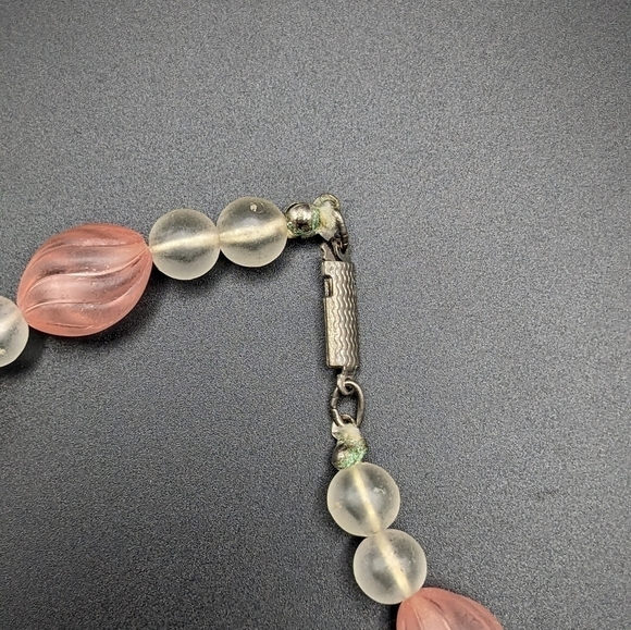 Vintage Bubblegum Pink Twisted Bead Necklace - Picture 5 of 7